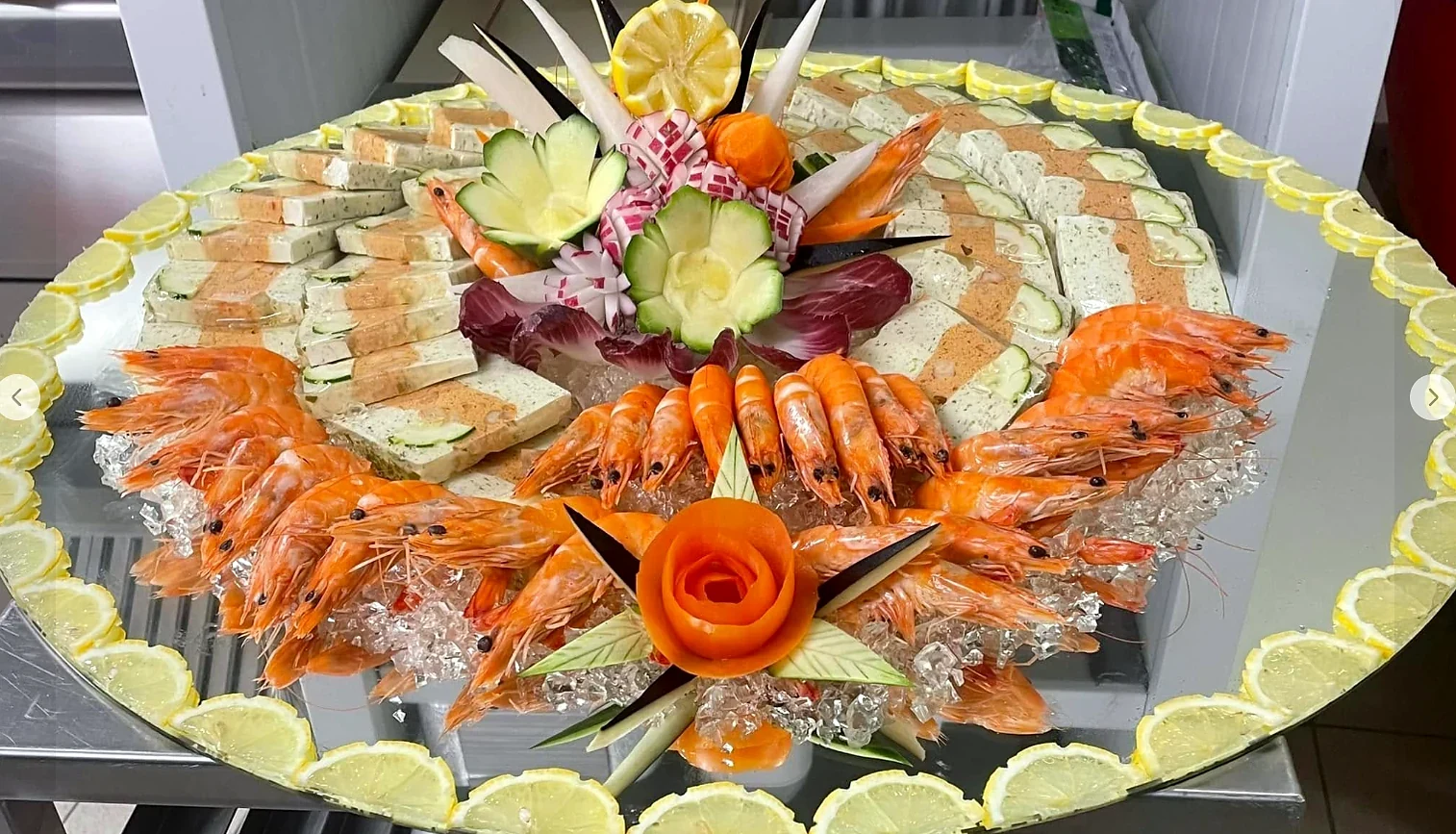 Plateau de crevettes et préparation froide