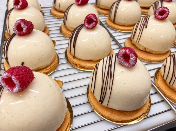 Mini entremets vanille framboise